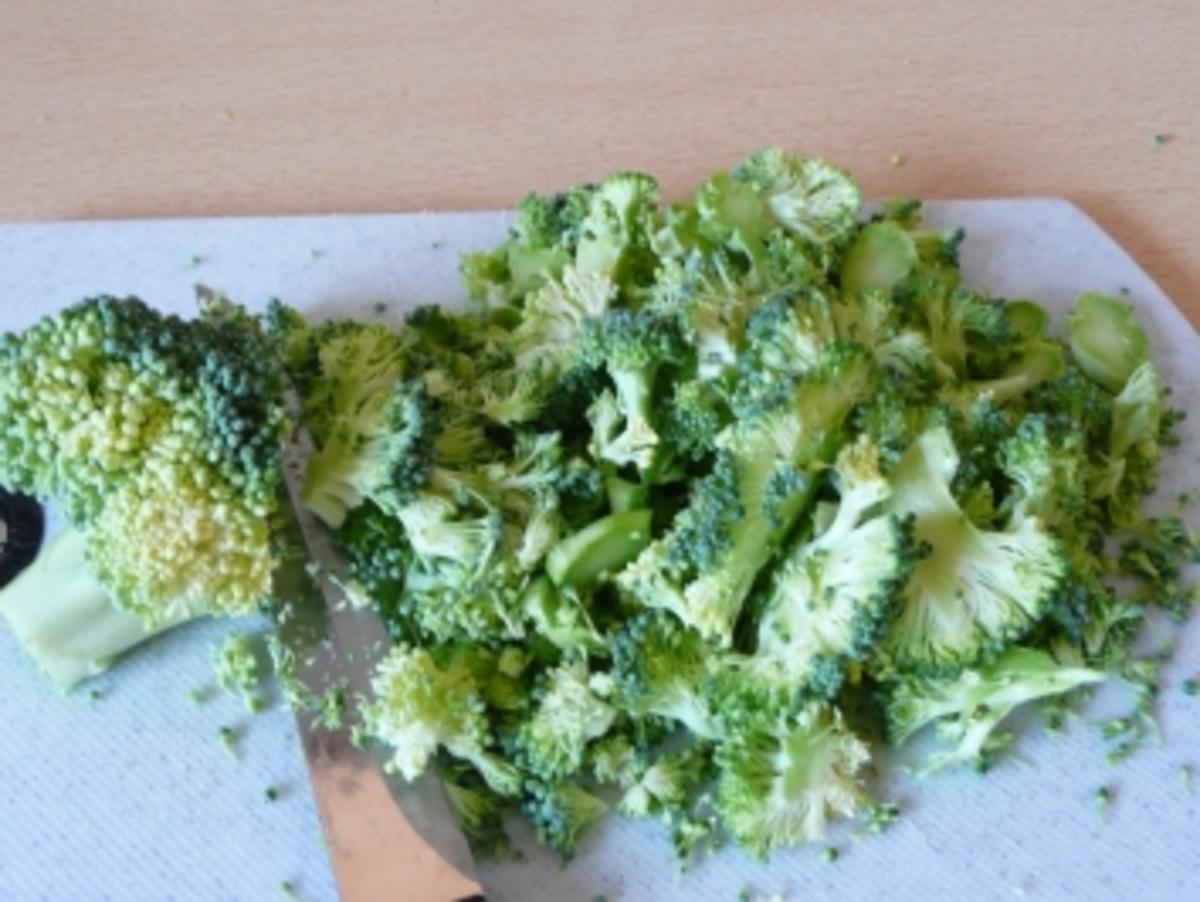 Gourmet-Rohkost (Broccoli-Salat) - Rezept - Bild Nr. 2