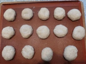 Pizzakatzes Frühstücksbrötchen - Rezept - Bild Nr. 3