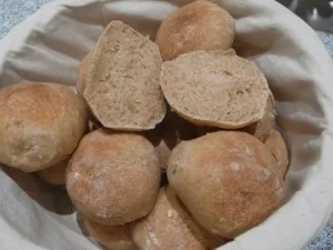 Pizzakatzes Frühstücksbrötchen - Rezept