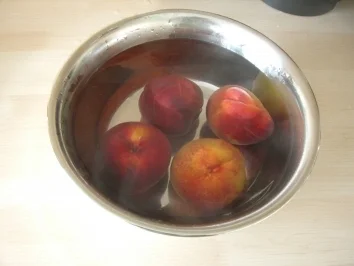 Rezept: Lavendel-Pfirsich-Crumble Bild Nr. 2 Lavendel-Pfirsich-Crumble - Rezept - Bild Nr. 2