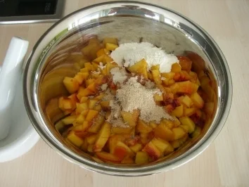 Rezept: Lavendel-Pfirsich-Crumble Bild Nr. 4 Lavendel-Pfirsich-Crumble - Rezept - Bild Nr. 4