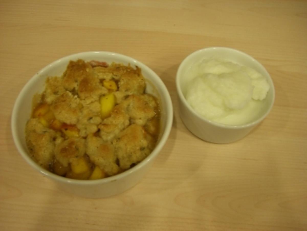 Lavendel-Pfirsich-Crumble - Rezept mit Bild - kochbar.de