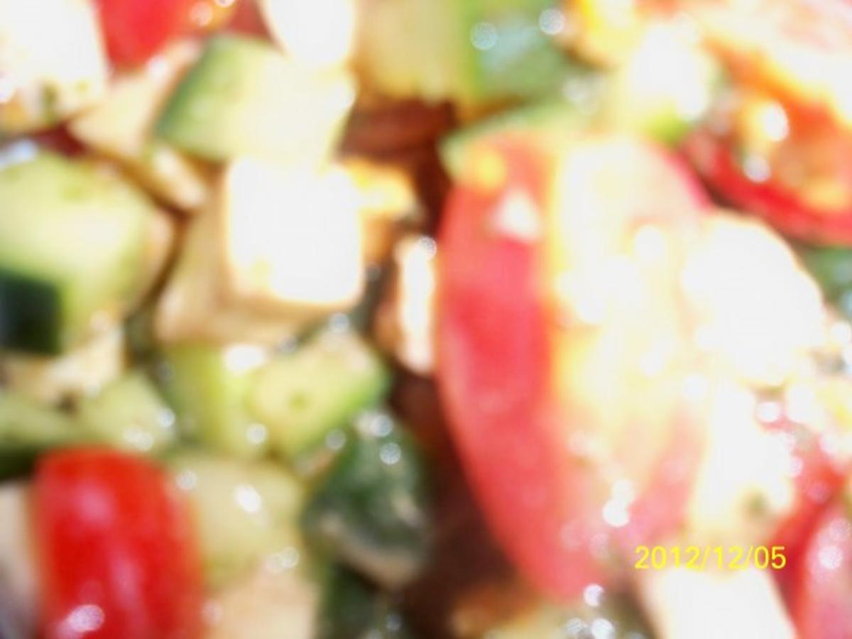 tomate-mozarella-salat ala tueni - Rezept - Bild Nr. 3