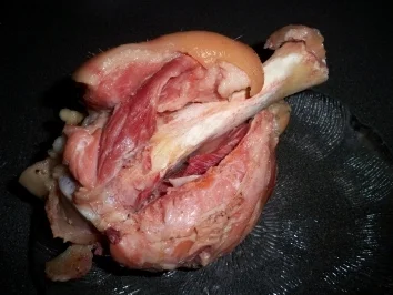 Rezept: Ragout von gepökeltem Eisbein mit Spargel Bild Nr. 2 Ragout von gepökeltem Eisbein mit Spargel - Rezept - Bild Nr. 2