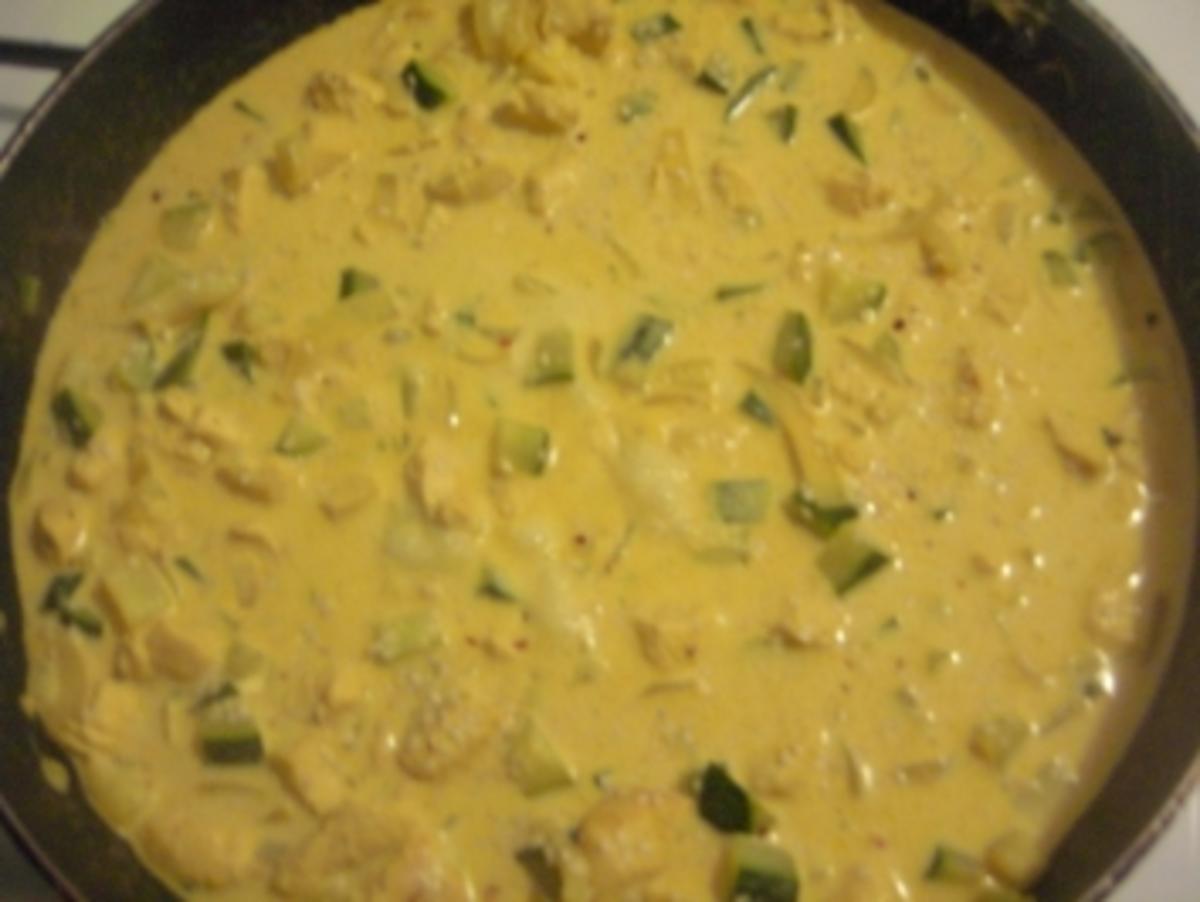 Huhn und Zucchini in Currysauce - Rezept