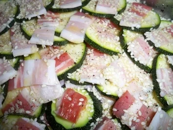 Rezept: Zuchinikuchen mit Speck Bild Nr. 2 Zuchinikuchen mit Speck - Rezept - Bild Nr. 2