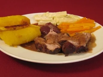 Rezept: Heidschnuckenbraten mit Heidekartoffeln und heimischem Gemüse Heidschnuckenbraten mit Heidekartoffeln und heimischem Gemüse - Rezept