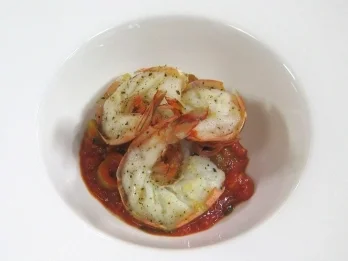 Riesengarnelen Diavolo mit frischem Olivenbrot - Rezept