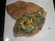 Pfeffrige gefüllte Hähnchenbrust mit Spinat in  Walnusssoße - Rezept