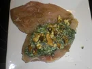 Rezept: Pfeffrige gefüllte Hähnchenbrust mit Spinat in Walnusssoße Pfeffrige gefüllte Hähnchenbrust mit Spinat in Walnusssoße - Rezept