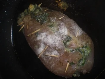 Pfeffrige gefüllte Hähnchenbrust mit Spinat in  Walnusssoße - Rezept - Bild Nr. 2