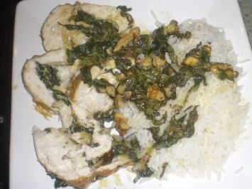 Pfeffrige gefüllte Hähnchenbrust mit Spinat in  Walnusssoße - Rezept - Bild Nr. 3