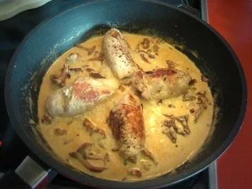 "feine Rouladen" vom Schweinefilet mit Pfifferlingfüllung und Sahnesößchen - Rezept - Bild Nr. 7