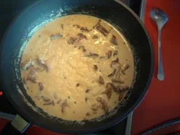 "feine Rouladen" vom Schweinefilet mit Pfifferlingfüllung und Sahnesößchen - Rezept - Bild Nr. 6