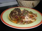 Chorizo-Hackburger mit scharfer Tomatensauce - Rezept