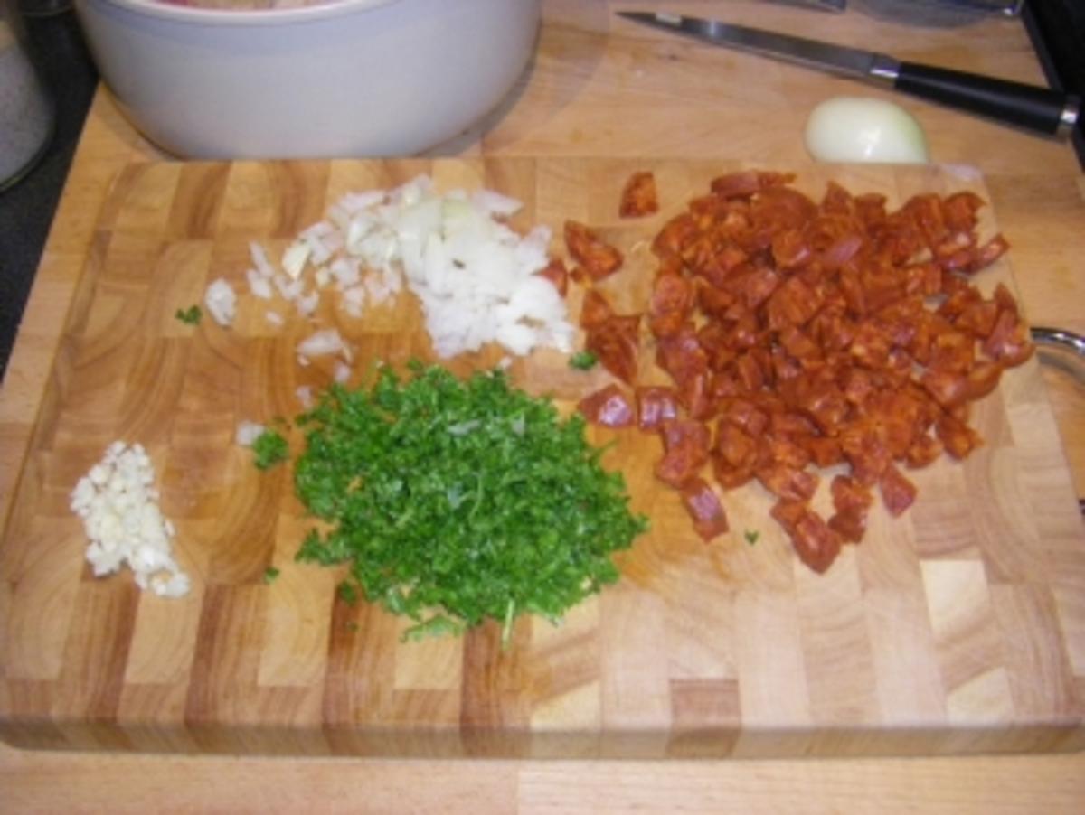 Chorizo-Hackburger mit scharfer Tomatensauce - Rezept - Bild Nr. 3