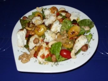 Rezept: Linda´s Herbstsalat mit Kabeljau-Rückenfilet und frischen Datteln Linda´s Herbstsalat mit Kabeljau-Rückenfilet und frischen Datteln - Rezept