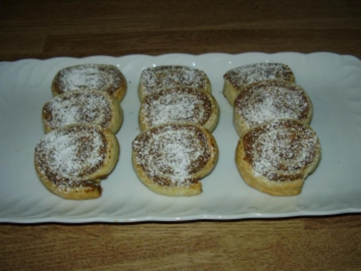 Bilder für Nuss-Apfel-Schnecken - Rezept