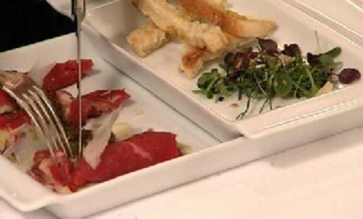 Carpaccio mit Quittenfüllung und scharfen Crostini - Rezept