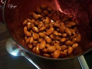 Rezept: gebrannte Mandeln ( In 6 Minuten! ) Bild Nr. 3 gebrannte Mandeln ( In 6 Minuten! ) - Rezept - Bild Nr. 3