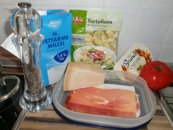 Tortelloni mit Parmaschinken in "Sauce Caesar" - Rezept - Bild Nr. 2