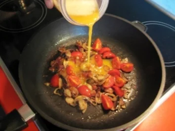 feines Schlemmerbrot, saftiges Rührei auf Bot - Rezept - Bild Nr. 5