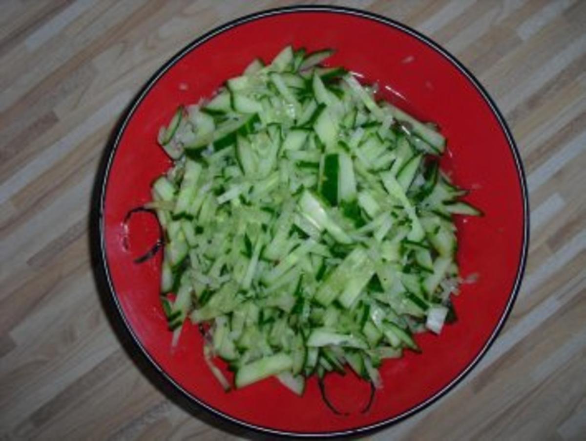 Scharfer Gurkensalat - Rezept mit Bild - kochbar.de