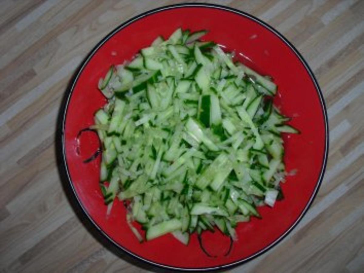 Scharfer Gurkensalat - Rezept mit Bild - kochbar.de