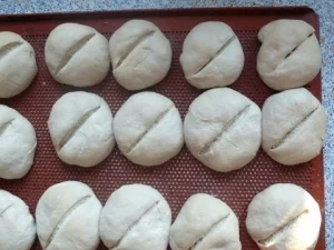 Pizzakatzes Frühstücksbrötchen zum Zweiten - Rezept - Bild Nr. 2