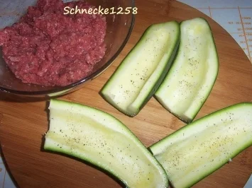 Rezept: Gefüllte Zucchini mit Tomatensoße Bild Nr. 4 Gefüllte Zucchini mit Tomatensoße - Rezept - Bild Nr. 4