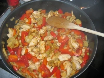 Rezept: Hünchen-Nudel-Pfanne Bild Nr. 3 Hünchen-Nudel-Pfanne - Rezept - Bild Nr. 3