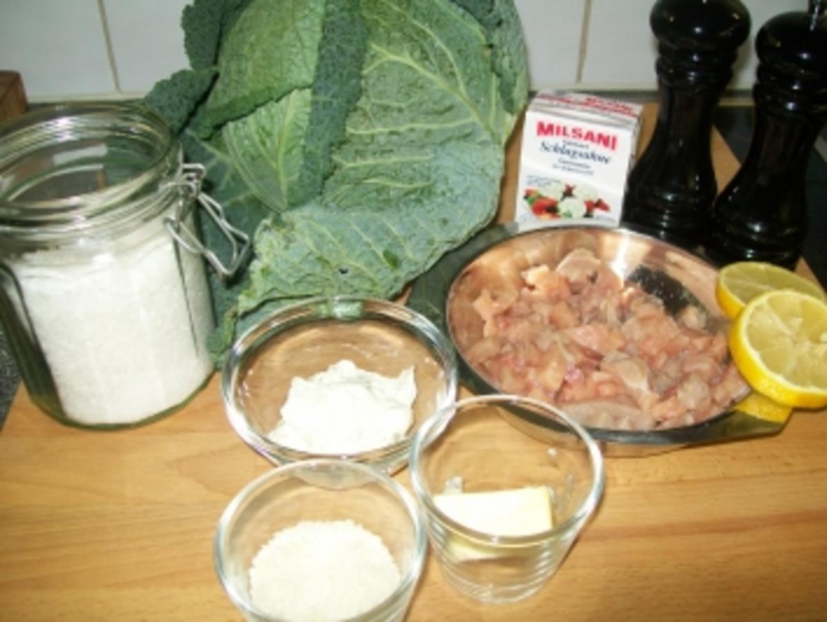 feine Wirsing-Lachsröllchen auf Schmorkartoffeln an Riesling-Sahne - Rezept - Bild Nr. 2