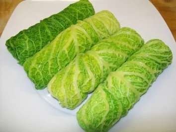 Rezept: feine Wirsing-Lachsröllchen auf Schmorkartoffeln an Riesling-Sahne Bild Nr. 4 feine Wirsing-Lachsröllchen auf Schmorkartoffeln an Riesling-Sahne - Rezept - Bild Nr. 4