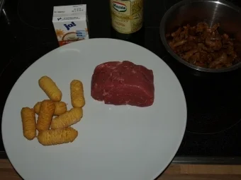 Filetsteak mit Pfifferlingrahmsauce und Kroketten - Rezept - Bild Nr. 2