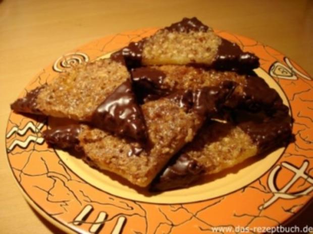 Nußecken mit Aprikosenmarmelade - Rezept - kochbar.de