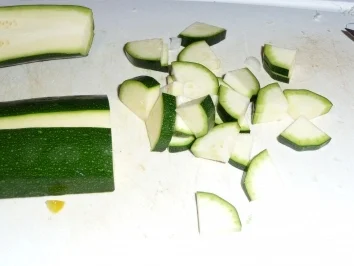 Reste-Gulasch auf Basilikum-Nudeln - Rezept - Bild Nr. 7