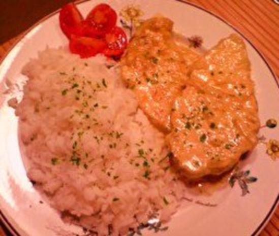 Schnitzelpfanne mit Paprika und Salz und Pfeffer