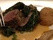 Rezept: Filet im Wirsingmantel auf Kürbisschaumsoße an frittiertem Risotto Filet im Wirsingmantel auf Kürbisschaumsoße an frittiertem Risotto - Rezept