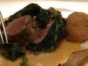 Filet im Wirsingmantel auf Kürbisschaumsoße an frittiertem Risotto - Rezept