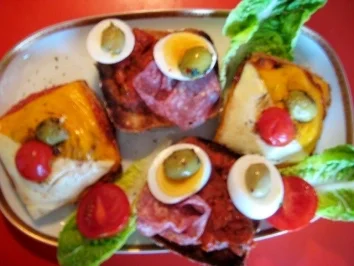 "raffiniertes" lecker,saftiges Dinkel Brötchen "á la Pizza" - Rezept