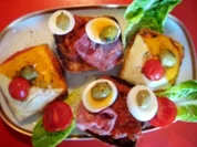 "raffiniertes" lecker,saftiges Dinkel Brötchen "á la Pizza" - Rezept