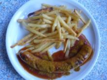 Pizzakatzes Currywurst mit Pommes - Rezept