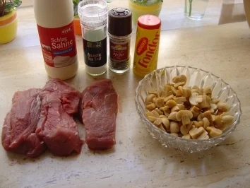 Rezept: Schweinefilet mit Champignonrahmsoße Bild Nr. 2 Schweinefilet mit Champignonrahmsoße - Rezept - Bild Nr. 2