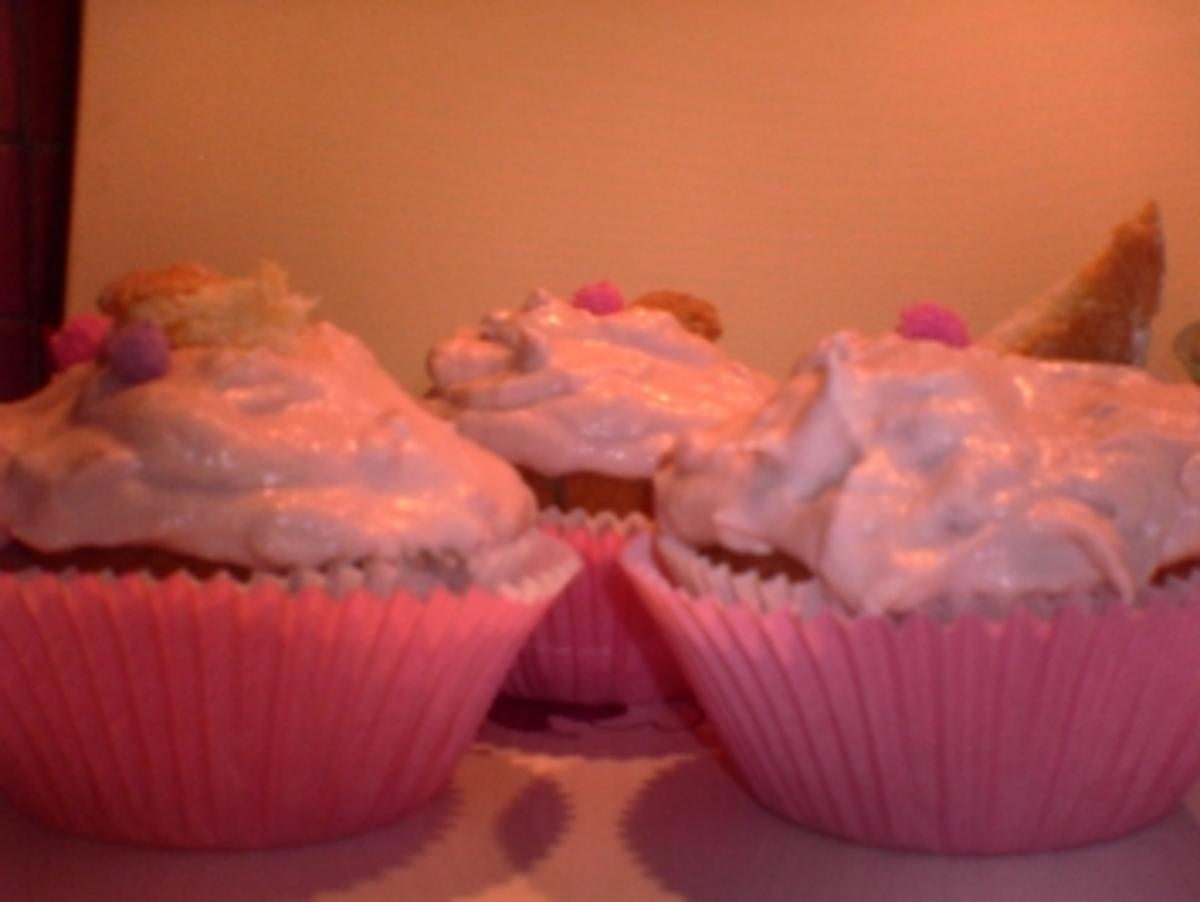 Amaretti Cupcakes mit Himbeer-Mascarpone-Creme - Rezept - Bild Nr. 2