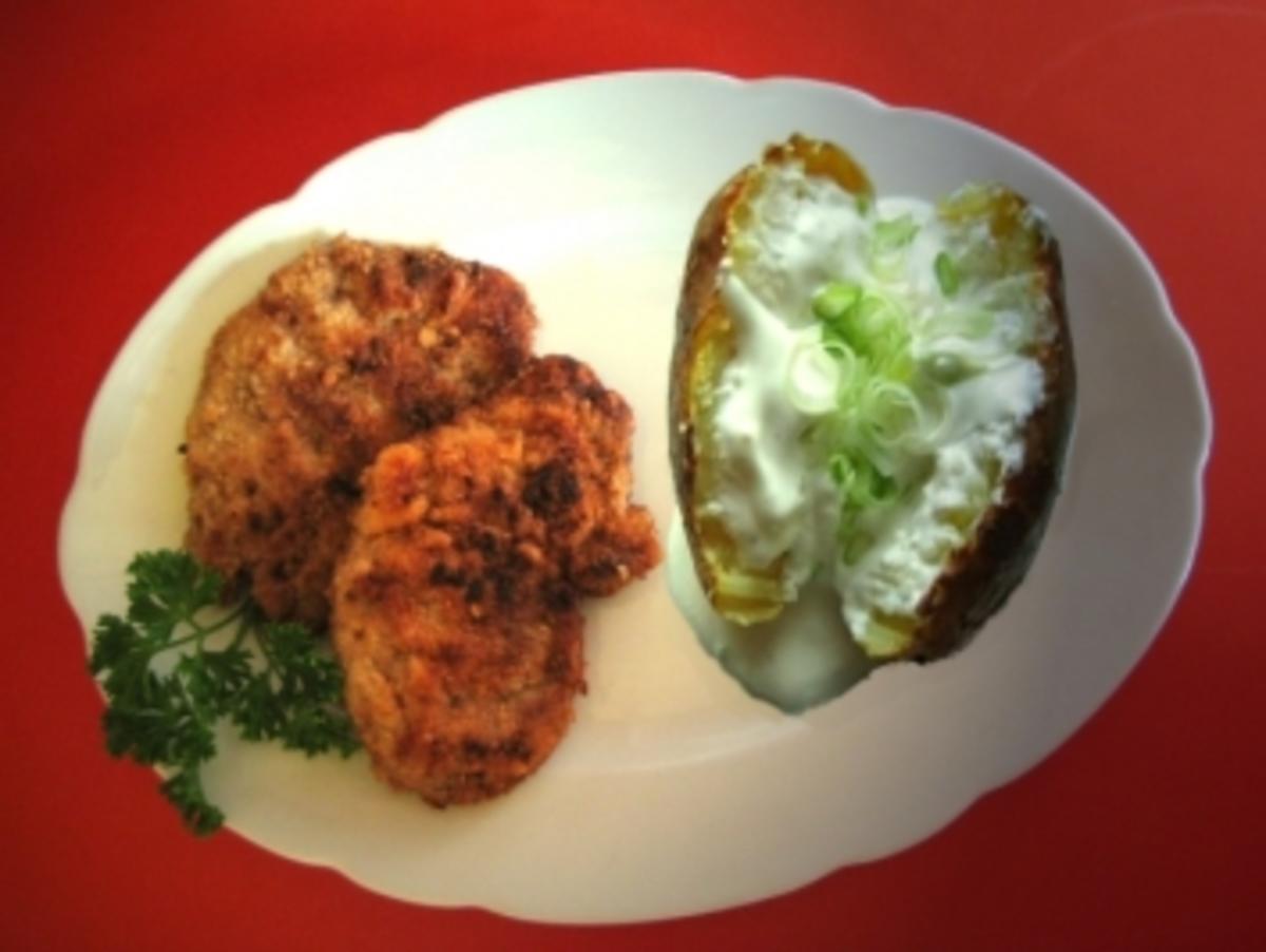 "feines Wiener Schnitzel "(Art) vom Schweinefilet mit Ofenkartoffel ... "feines Wiener Schnitzel "(Art) vom Schweinefilet mit Ofenkartoffel ...