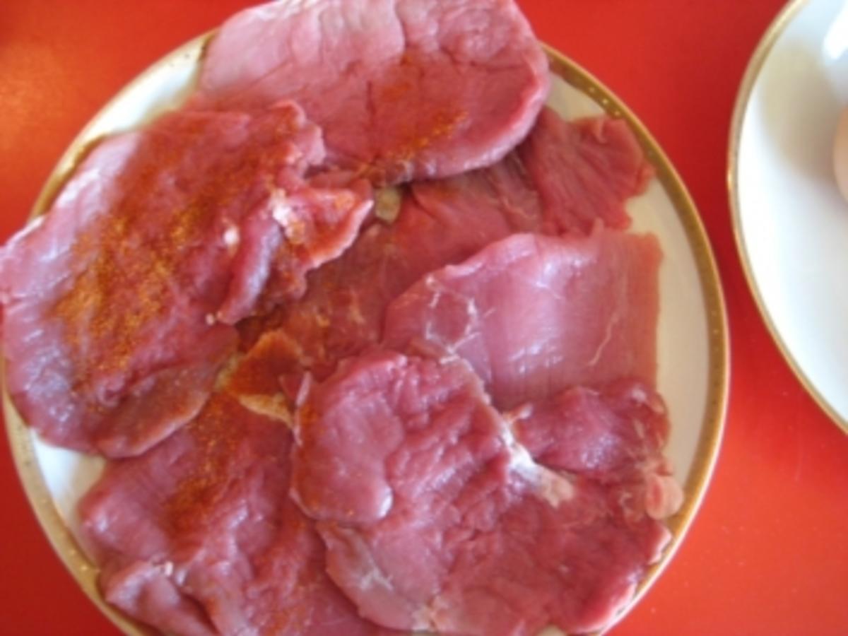 Feines Wiener Schnitzel Art vom Schweinefilet mit Ofenkartoffel ... Feines Wiener Schnitzel Art vom Schweinefilet mit Ofenkartoffel ...