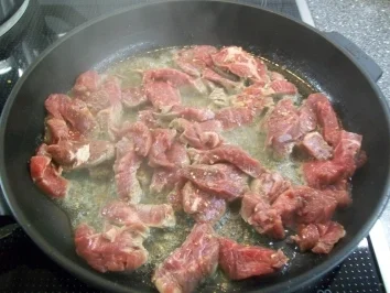 Rinderfiletstreifen in Steinpilzsahne an Tagliatelle - Rezept - Bild Nr. 3