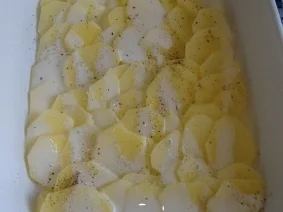 Rumpsteak mit Gorgonzolasahnesauce,Stangenbohnen und Kartoffelgratin - Rezept - Bild Nr. 3