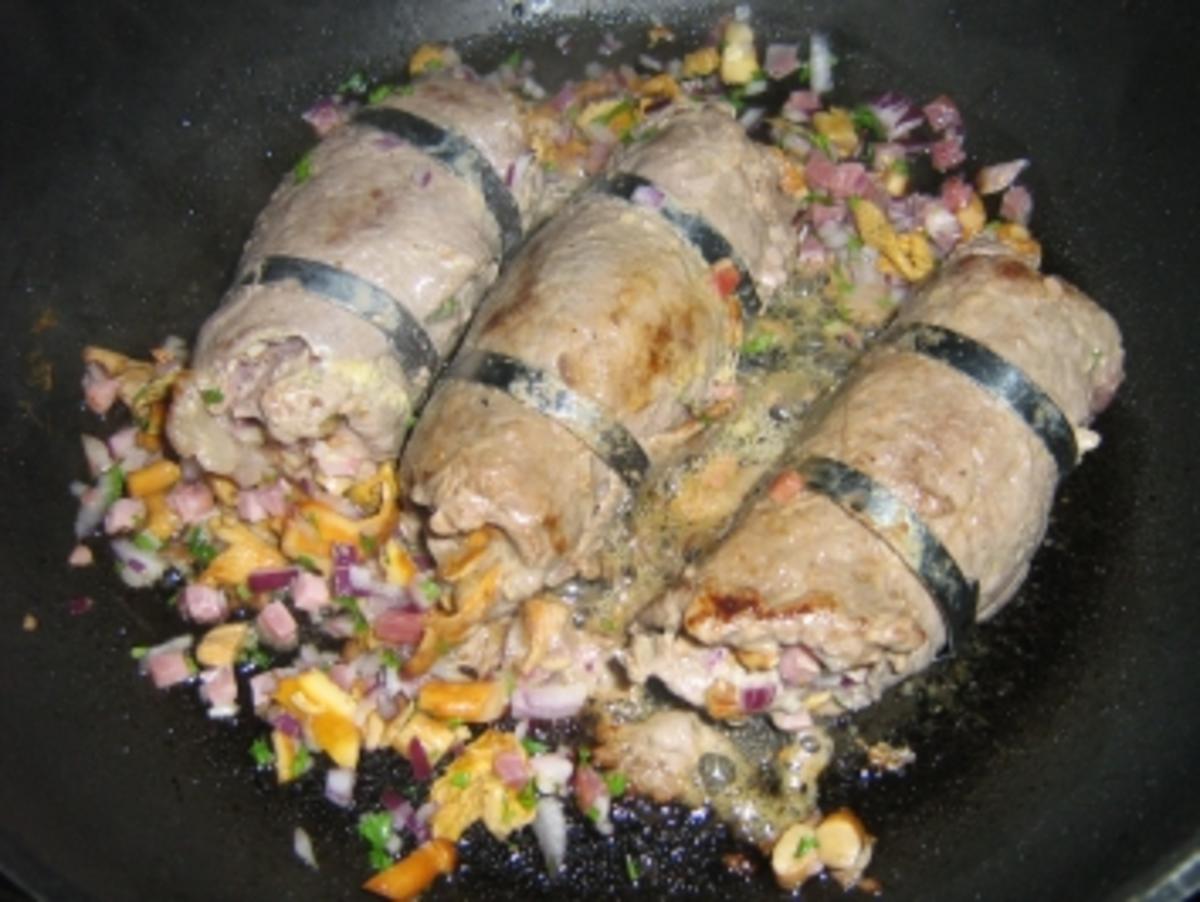 Roulade mit Pfifferlingen auf Karottengemüse - Rezept - Bild Nr. 7