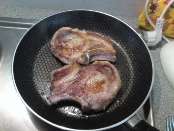 Rezept: Schweinekotelett mit Pfifferlingsauce auf Lasagnette Bild Nr. 4 Schweinekotelett mit Pfifferlingsauce auf Lasagnette - Rezept - Bild Nr. 4